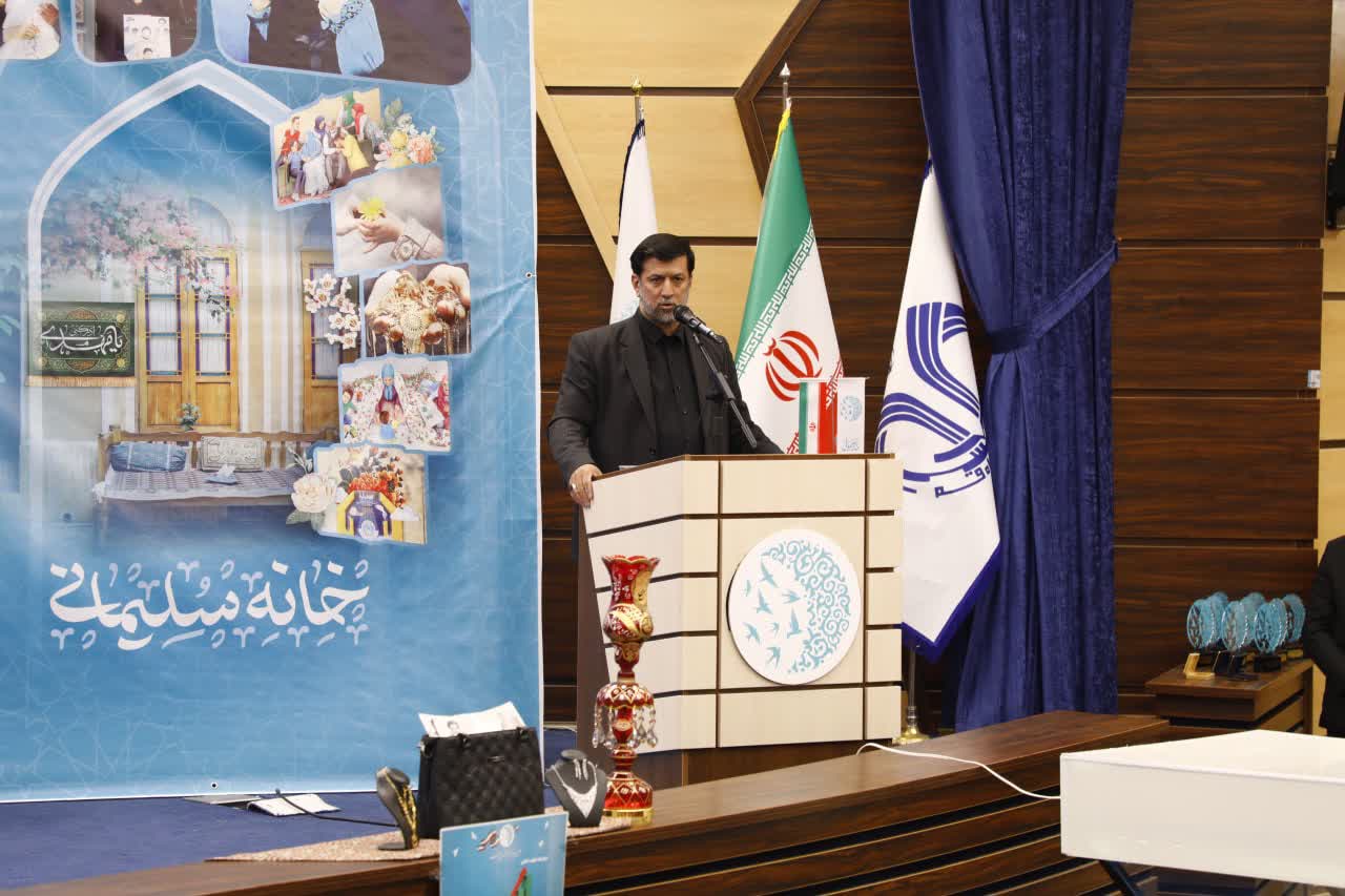 آقامیری در دانشگاه قم: مهمترین وظیفه یک مادر تعلیم و تربیت فرزندان است/ تشریح نقش بانوان در تحقق اقتصاد اسلامی